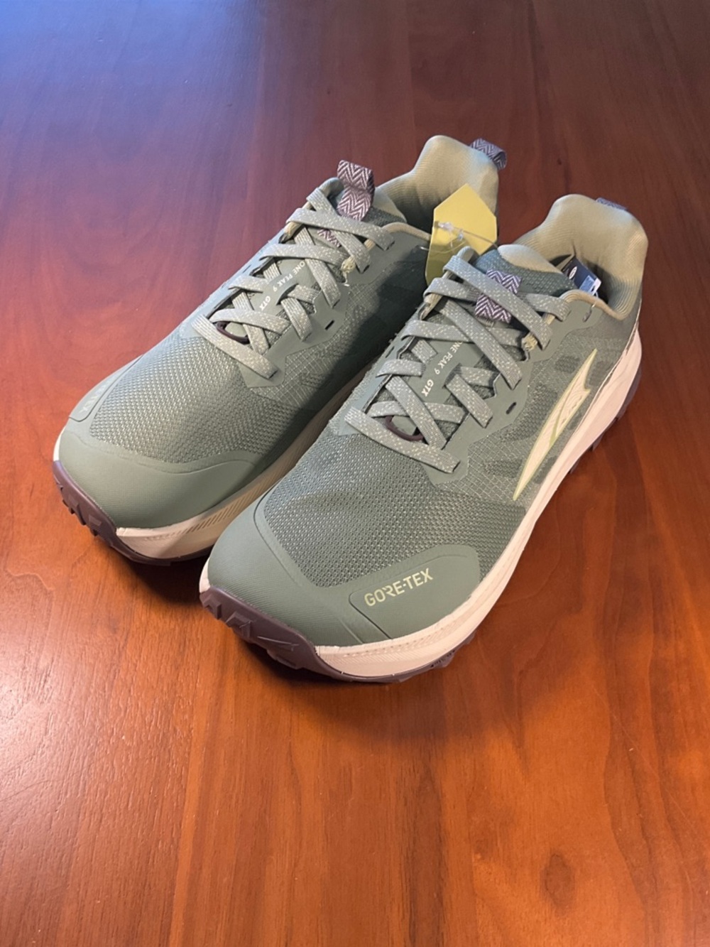 Altra Lone Peak 9 Women Sage Green Gore‑Tex Trail Sneakers sample
